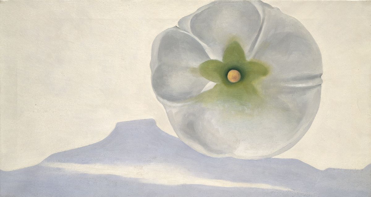 Hollyhock White with Pedernal, peinture de Georgia O’Keeffe — National Museum of Modern Art, Tokyo