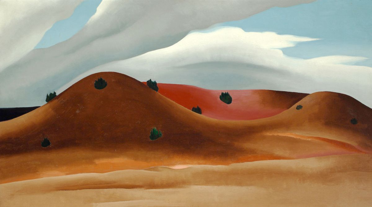Grey Hills Painted Red, peinture de Georgia O’Keeffe — Museum of Fine Arts, St. Petersburg